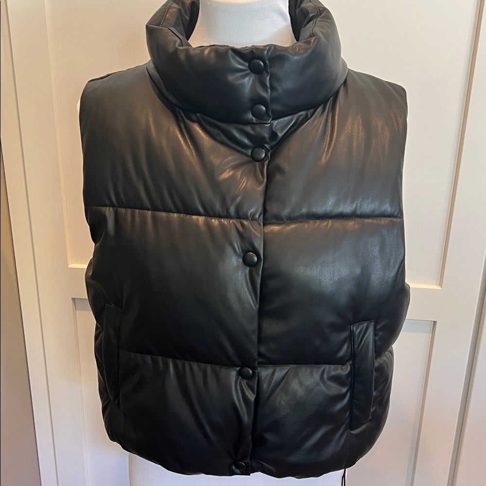 Love Tree Black Puffer Vest with High Collar Size M